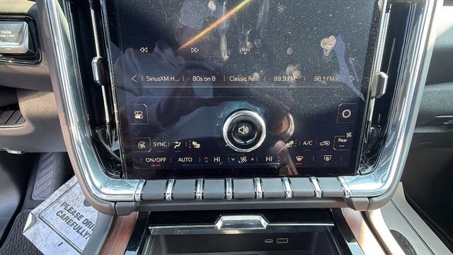 Used 2025 GMC Yukon XL Denali AWD/4WD image 21