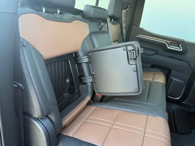 Certified 2025 Chevrolet Silverado 1500 High Country w/ Z71 Off-Road Package AWD/4WD image 23