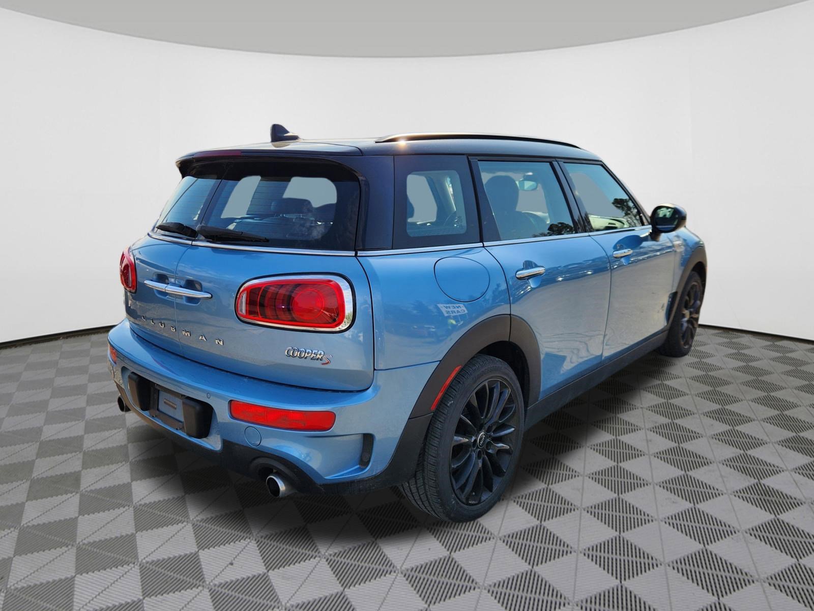 Used 2019 MINI Cooper Clubman S w/ Storage Package image 4