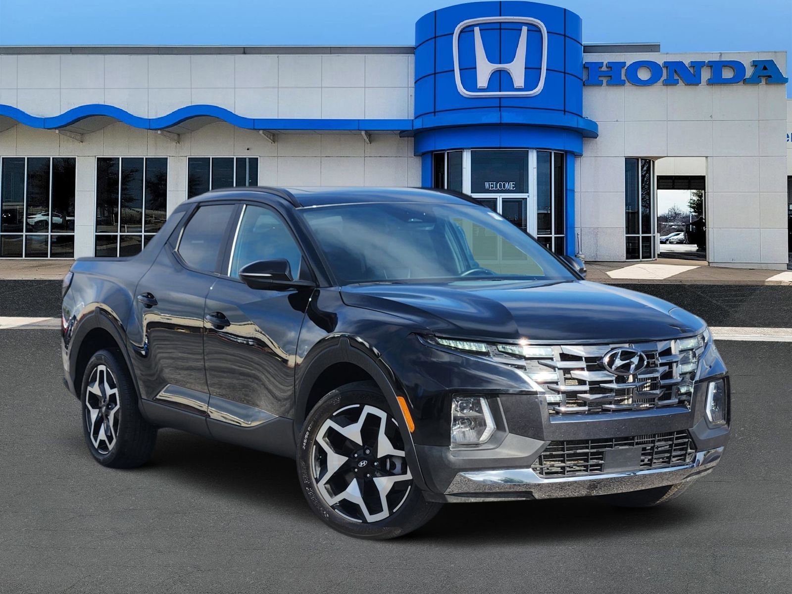 Used 2024 Hyundai Santa Cruz Limited AWD/4WD image 1