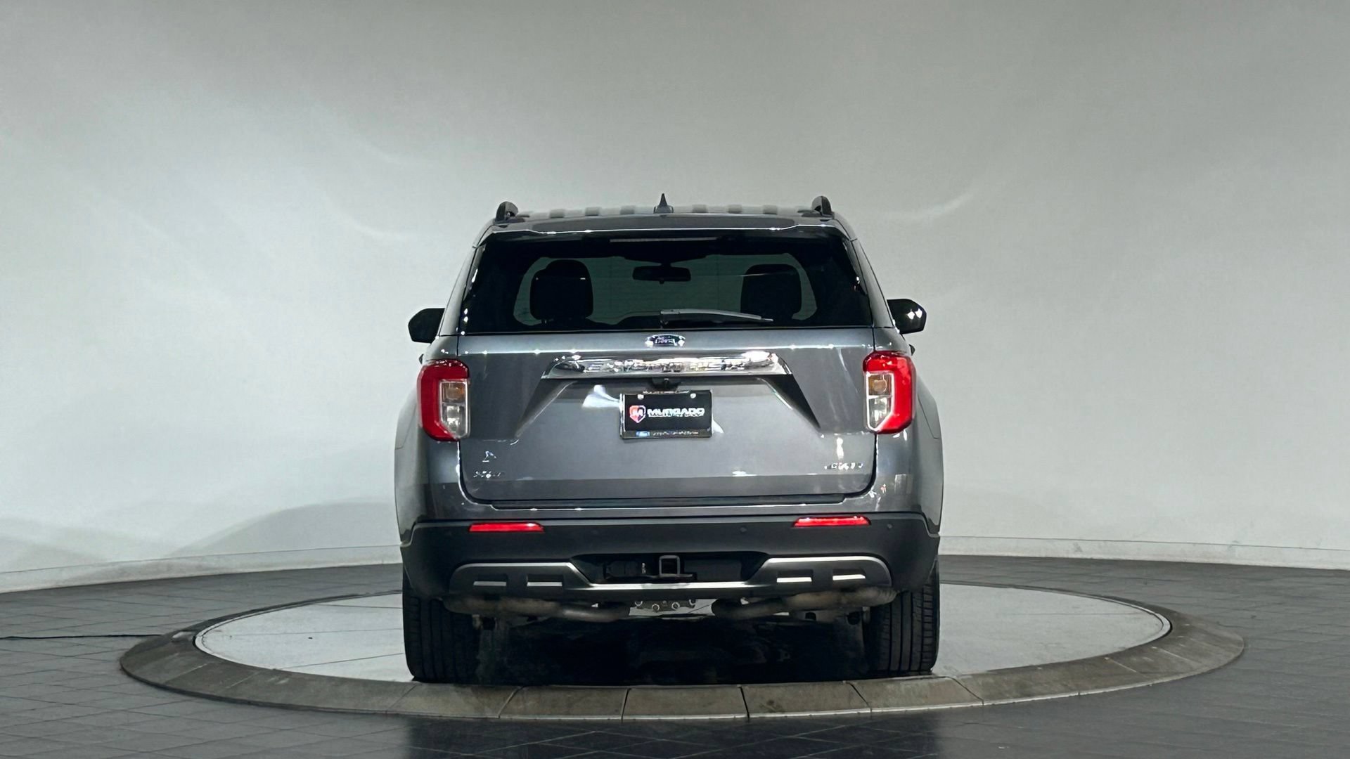 Used 2022 Ford Explorer XLT w/ Equipment Group 202A AWD/4WD image 8