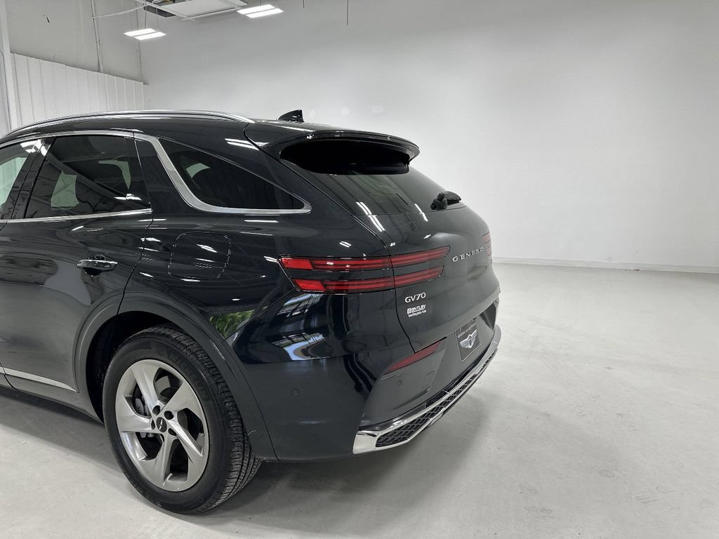 Certified 2026 Genesis GV70 2.5T Advanced AWD/4WD image 15