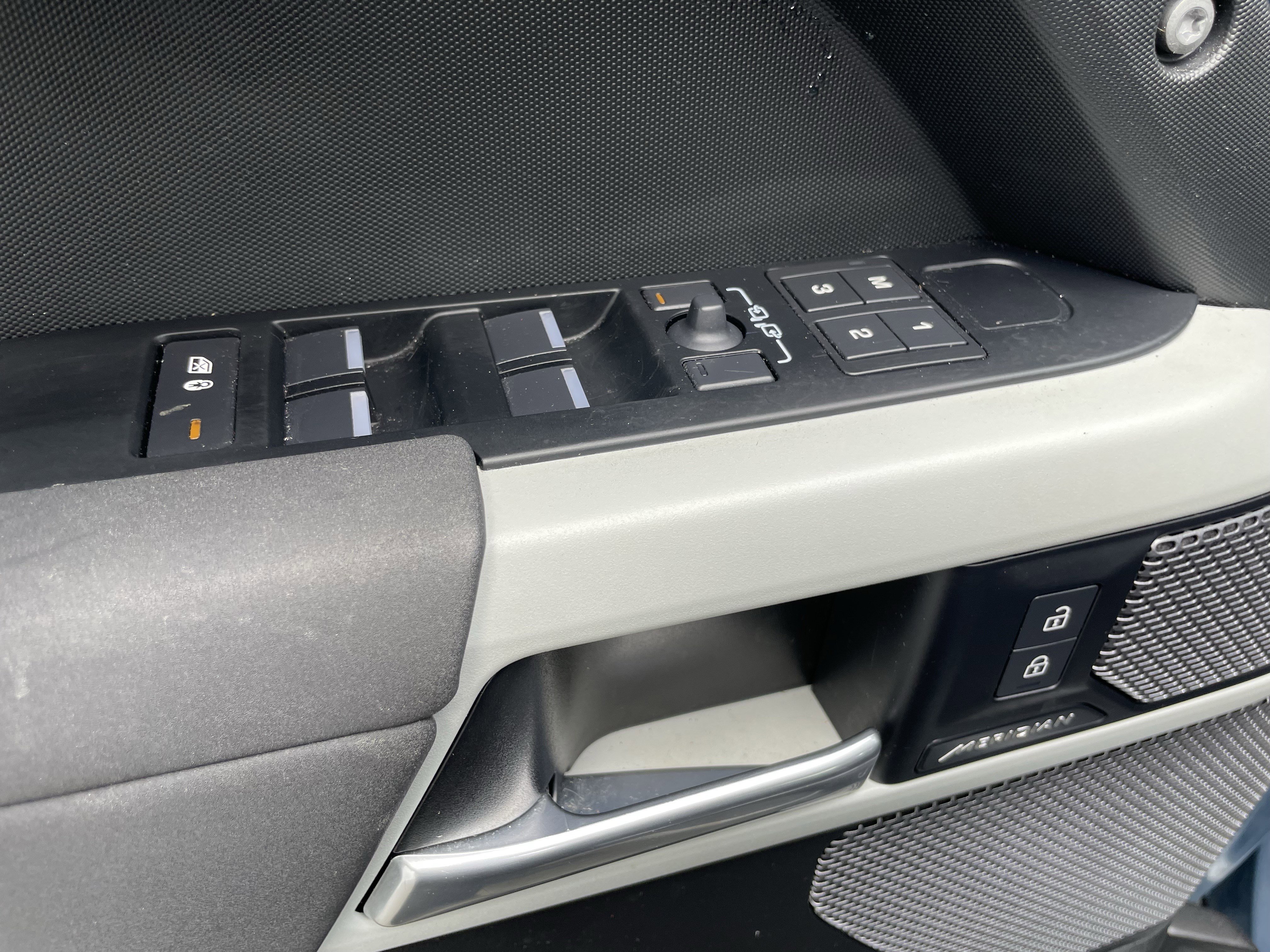 Used 2023 Land Rover Defender 110 S image 11