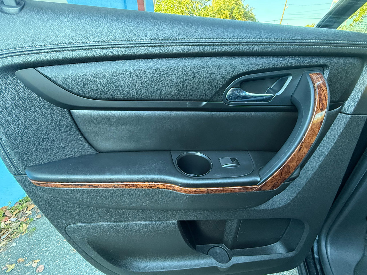 Used 2014 Chevrolet Traverse LTZ w/ LPO, 'HIT The Road' Package image 28