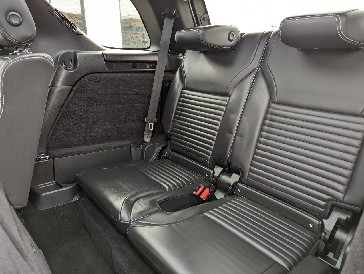 Used 2023 Land Rover Discovery S R-Dynamic image 39