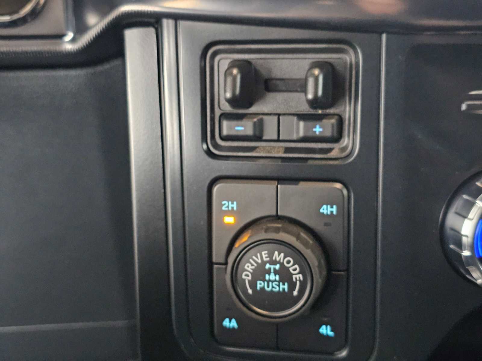 Used 2025 Ford F150 Raptor image 29