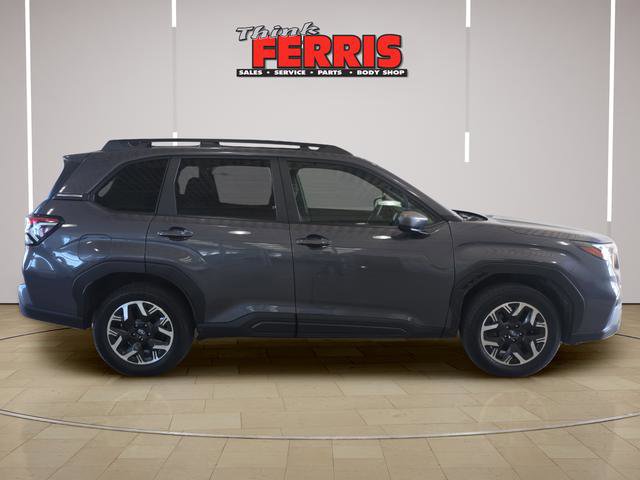 Used 2025 Subaru Forester Premium image 4