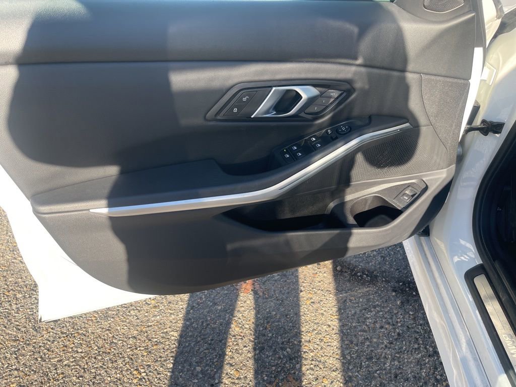 Used 2025 BMW 330i xDrive Sedan image 12