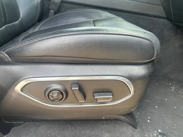 Used 2024 Jeep Wagoneer L Series II w/ Flexible Seating Group AWD/4WD image 15