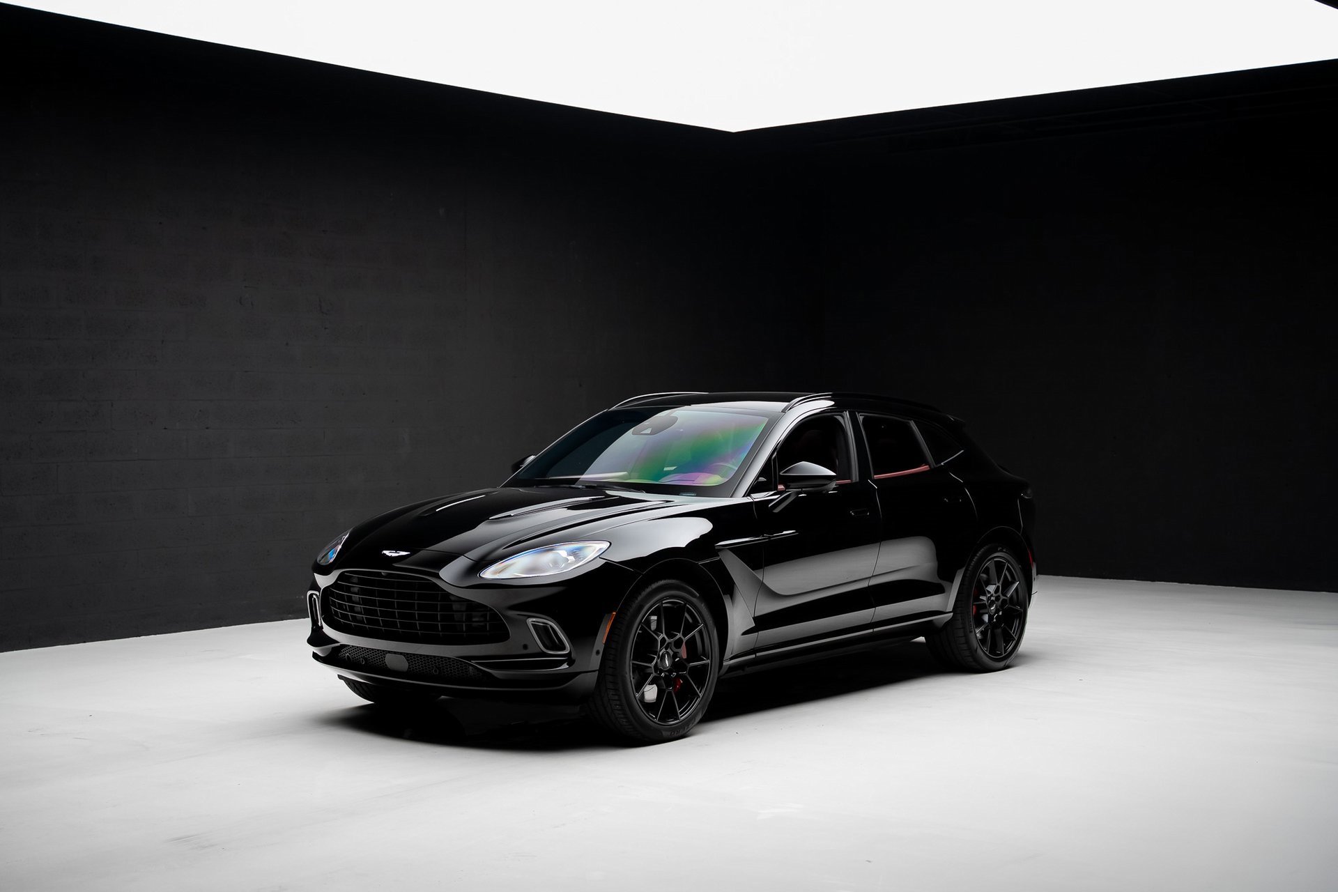 Used 2021 Aston Martin DBX image 4