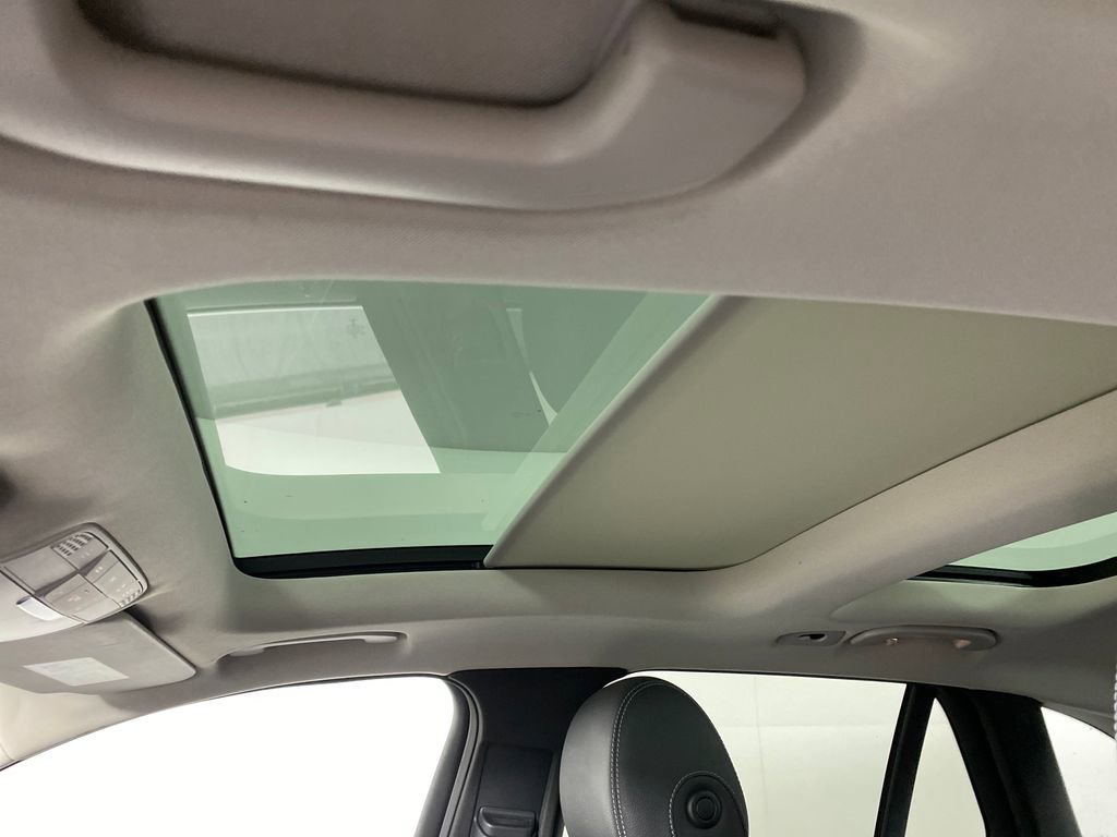 Used 2019 Mercedes-Benz GLC 300 4MATIC image 10