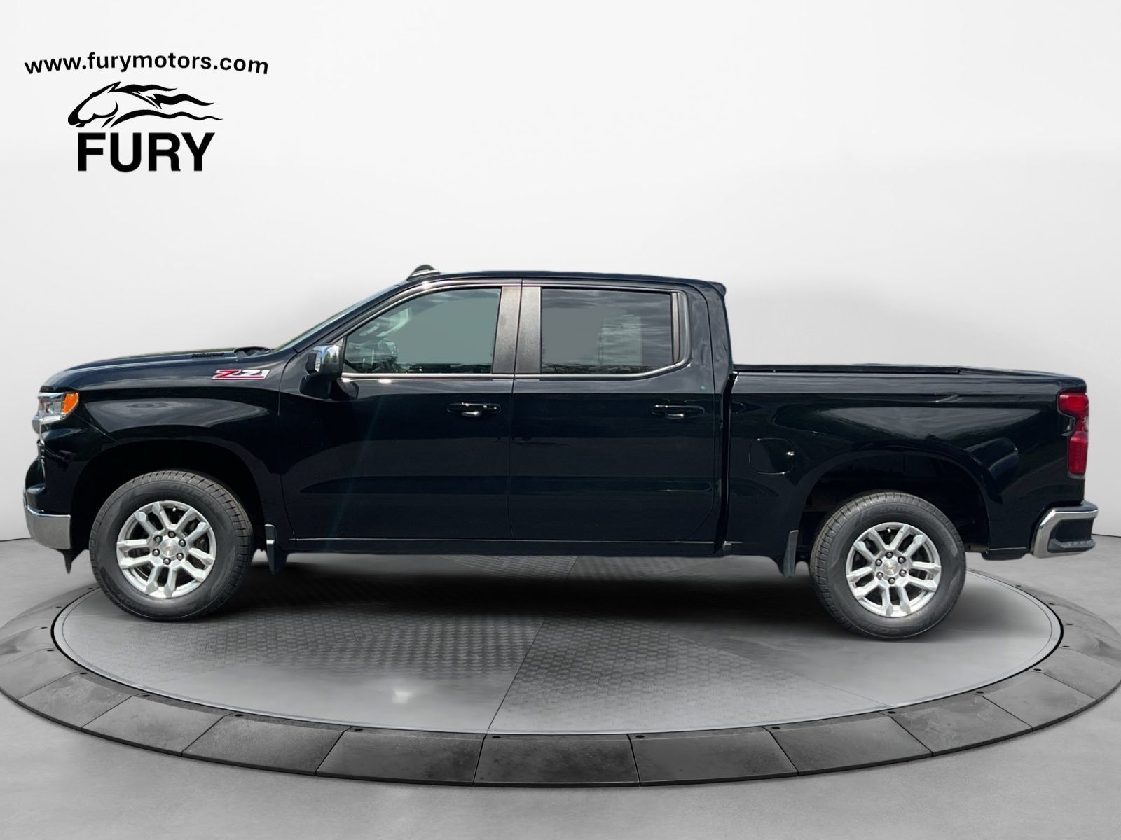 Used 2022 Chevrolet Silverado 1500 LT w/ Z71 Off-Road Package AWD/4WD image 6