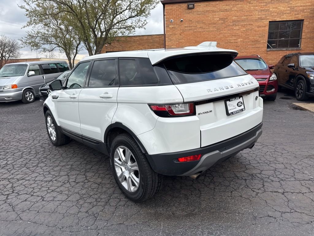 Used 2017 Land Rover Range Rover Evoque SE image 5