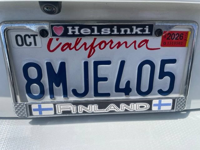 Used 2020 Toyota Prius LE FWD image 3