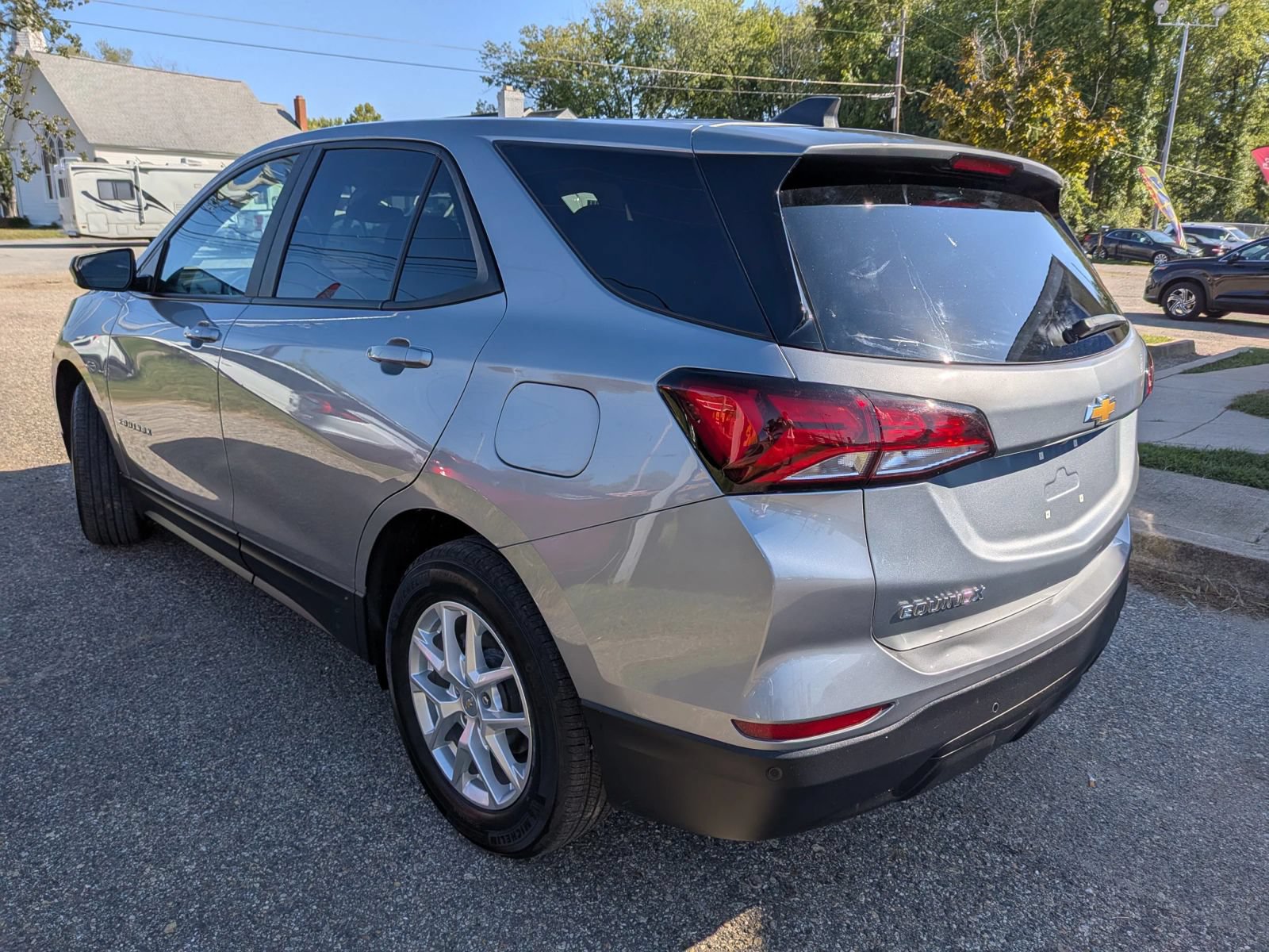 Used 2024 Chevrolet Equinox LS FWD image 4