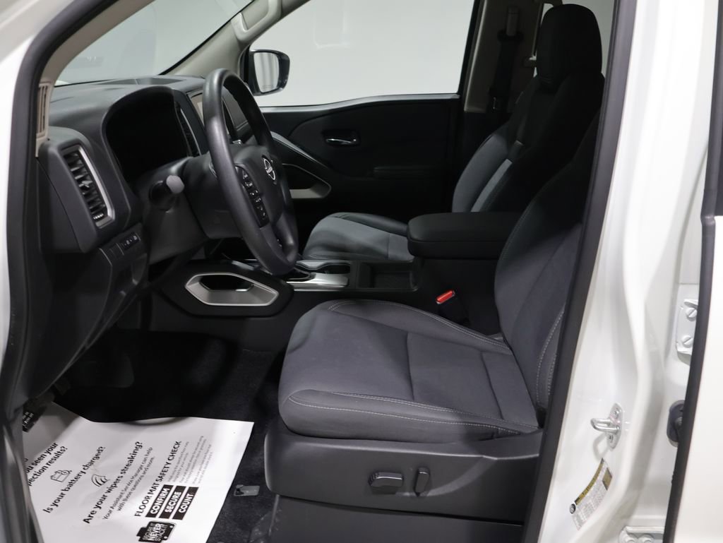 Used 2024 Nissan Frontier SV AWD/4WD image 11