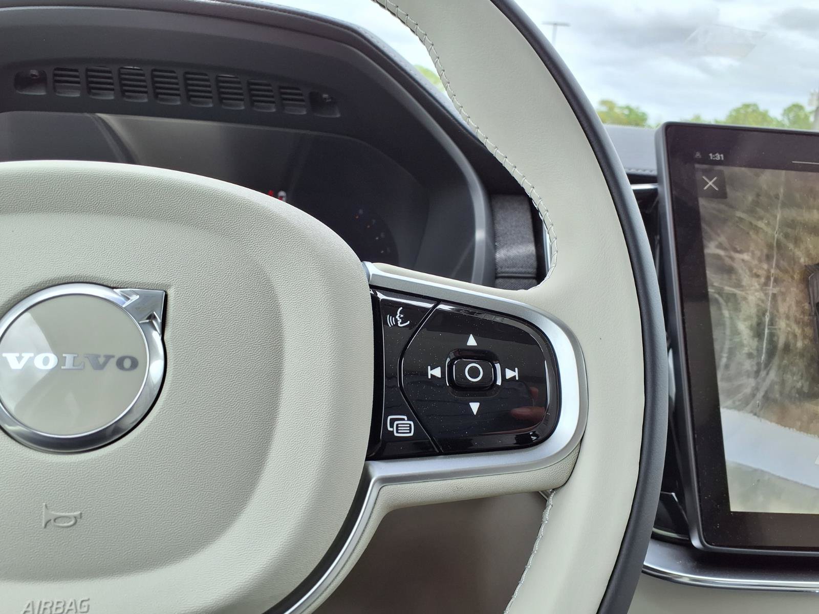 New 2026 Volvo XC90 B6 Ultra w/ Protection Package AWD/4WD image 16