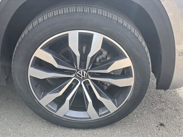 Certified 2022 Volkswagen Atlas SEL Premium image 10