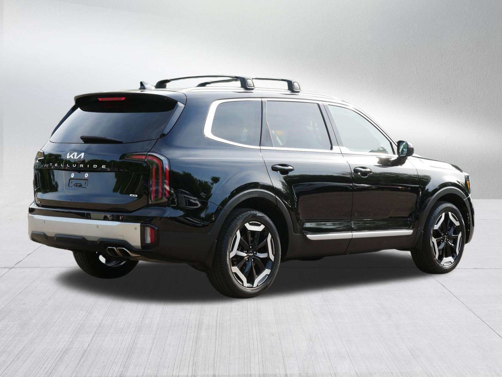 Certified 2024 Kia Telluride EX w/ EX Captain's Chair Package AWD/4WD image 7