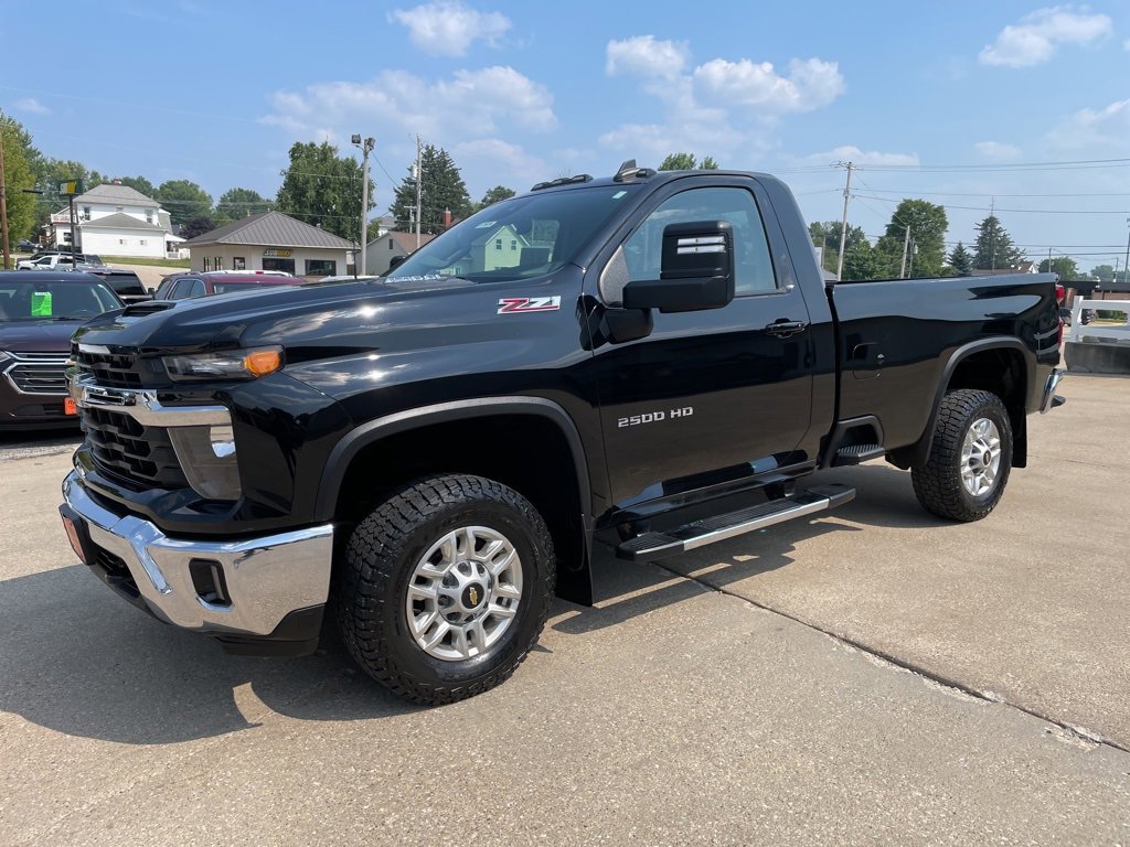 Used 2024 Chevrolet Silverado 2500 LT w/ Convenience Package image 1