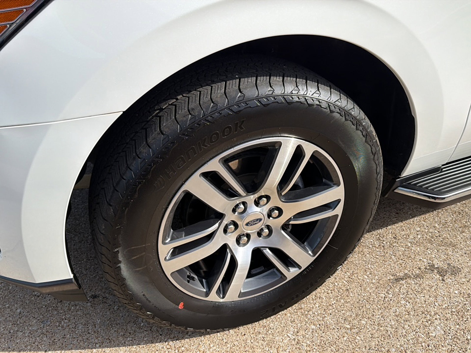 Used 2022 Ford Expedition Max XLT RWD image 5