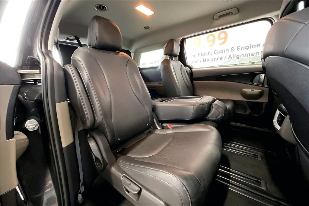 Used 2026 Kia Carnival FWD image 17