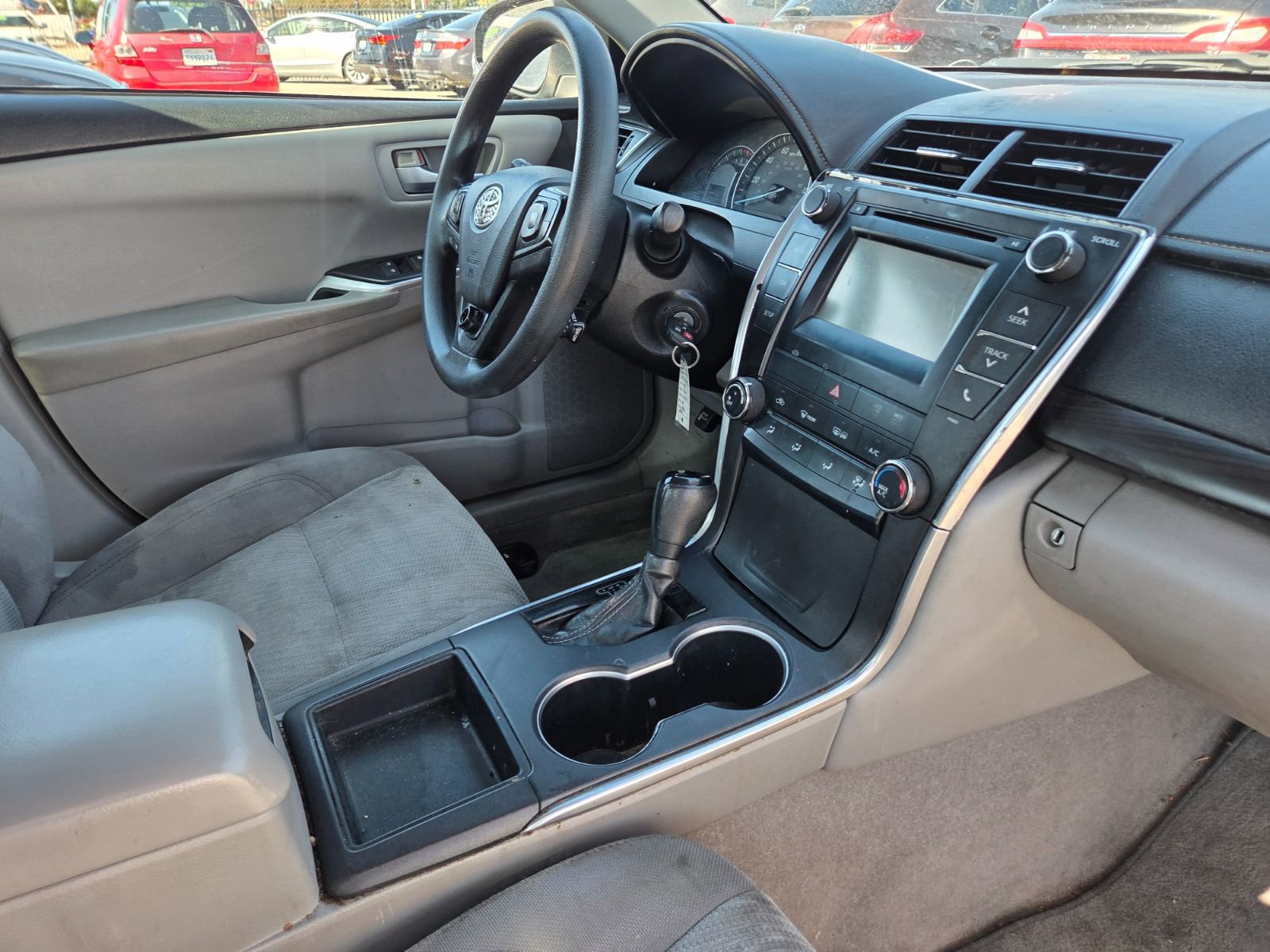 Used 2015 Toyota Camry XSE image 16