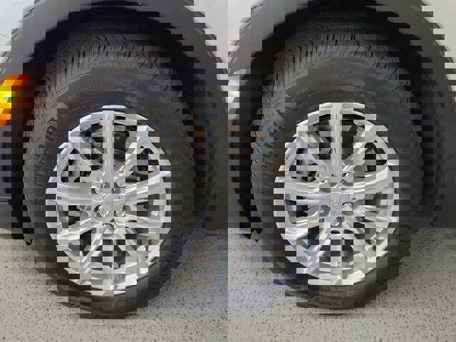 Certified 2023 Cadillac XT4 Luxury FWD image 9