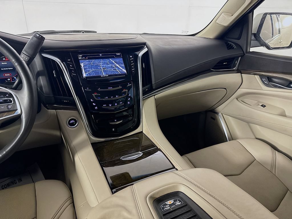 Used 2018 Cadillac Escalade Luxury RWD image 28