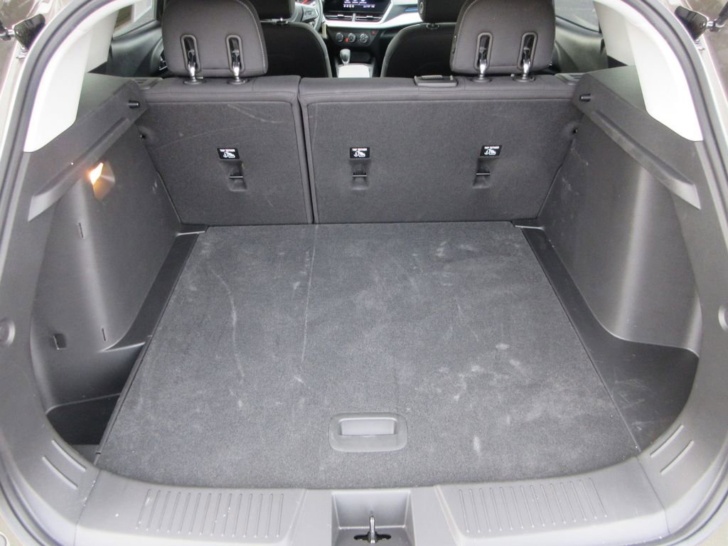 Used 2024 Chevrolet Trax LS w/ LS Convenience Package image 10