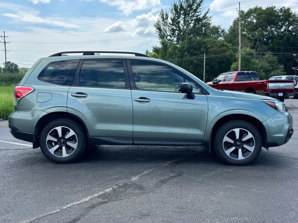 Used 2017 Subaru Forester 2.5i w/ Alloy Wheel Package AWD/4WD image 4
