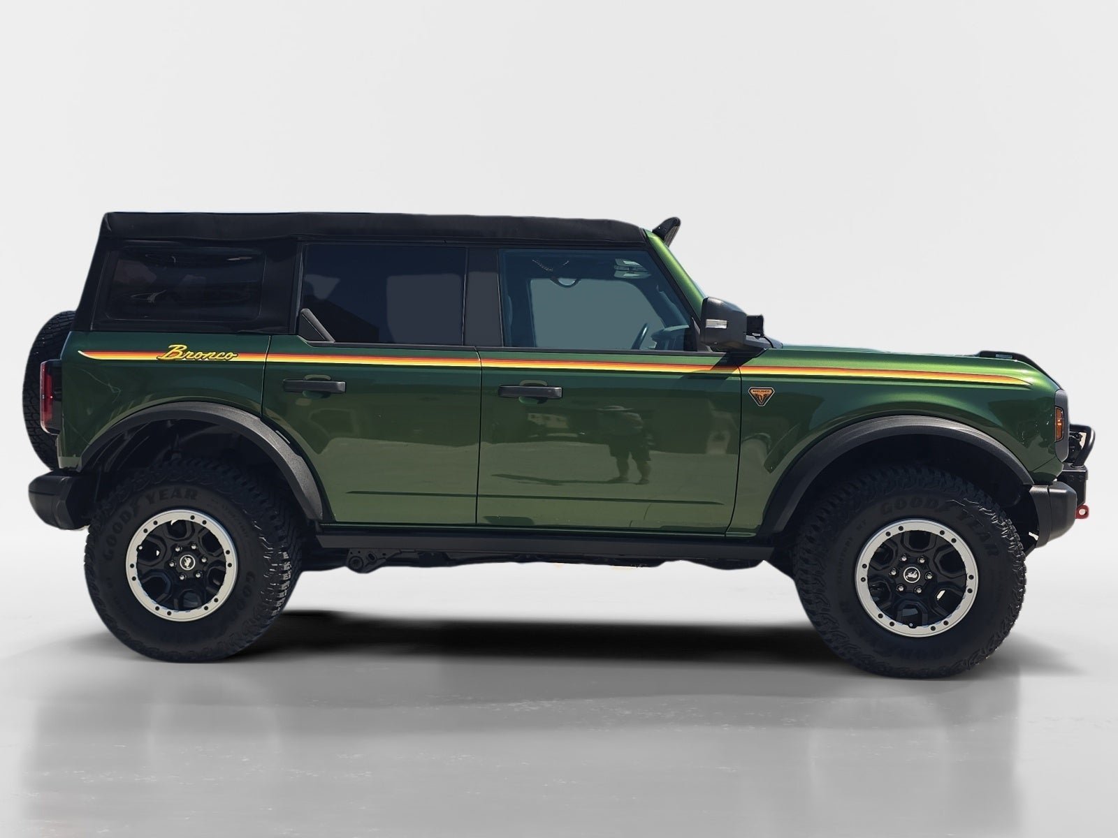 Used 2023 Ford Bronco Badlands AWD/4WD image 2