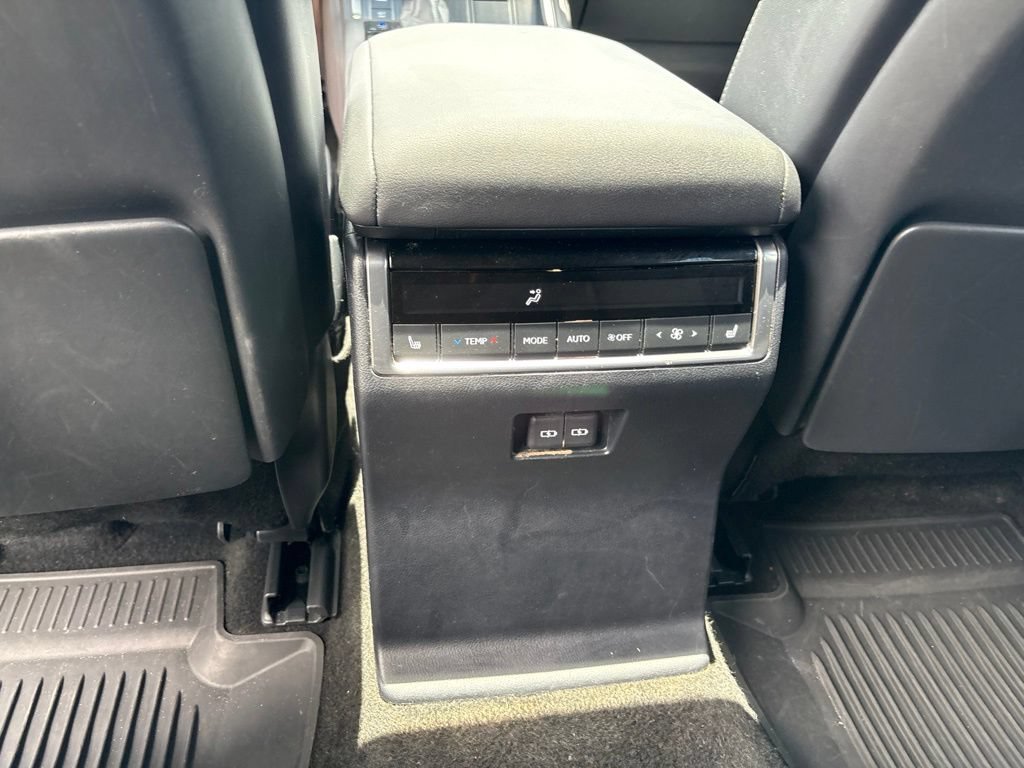 Used 2024 Lexus GX 550 w/ Accessory Package (2T) AWD/4WD image 16