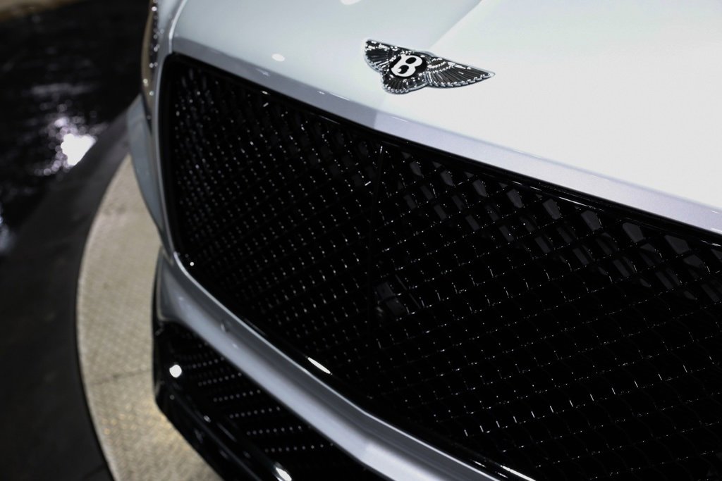 Used 2022 Bentley Bentayga image 17