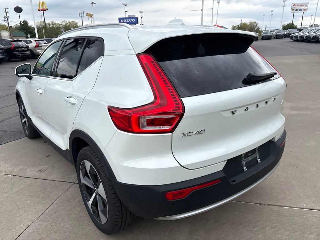 Used 2025 Volvo XC40 B5 Core AWD/4WD image 8