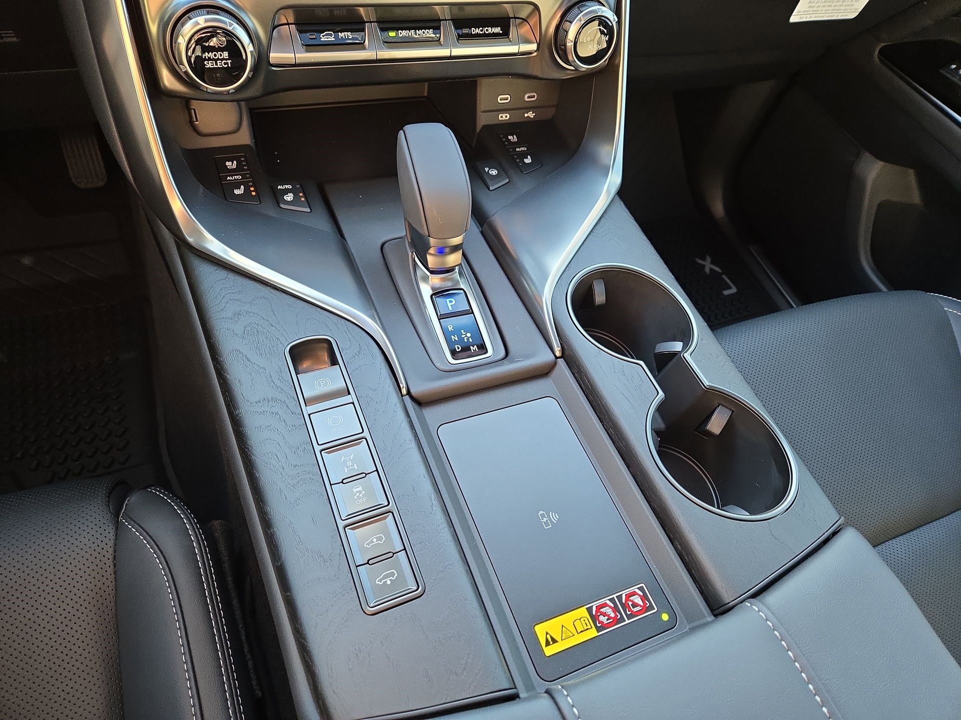 New 2026 Lexus LX 700h Luxury image 22