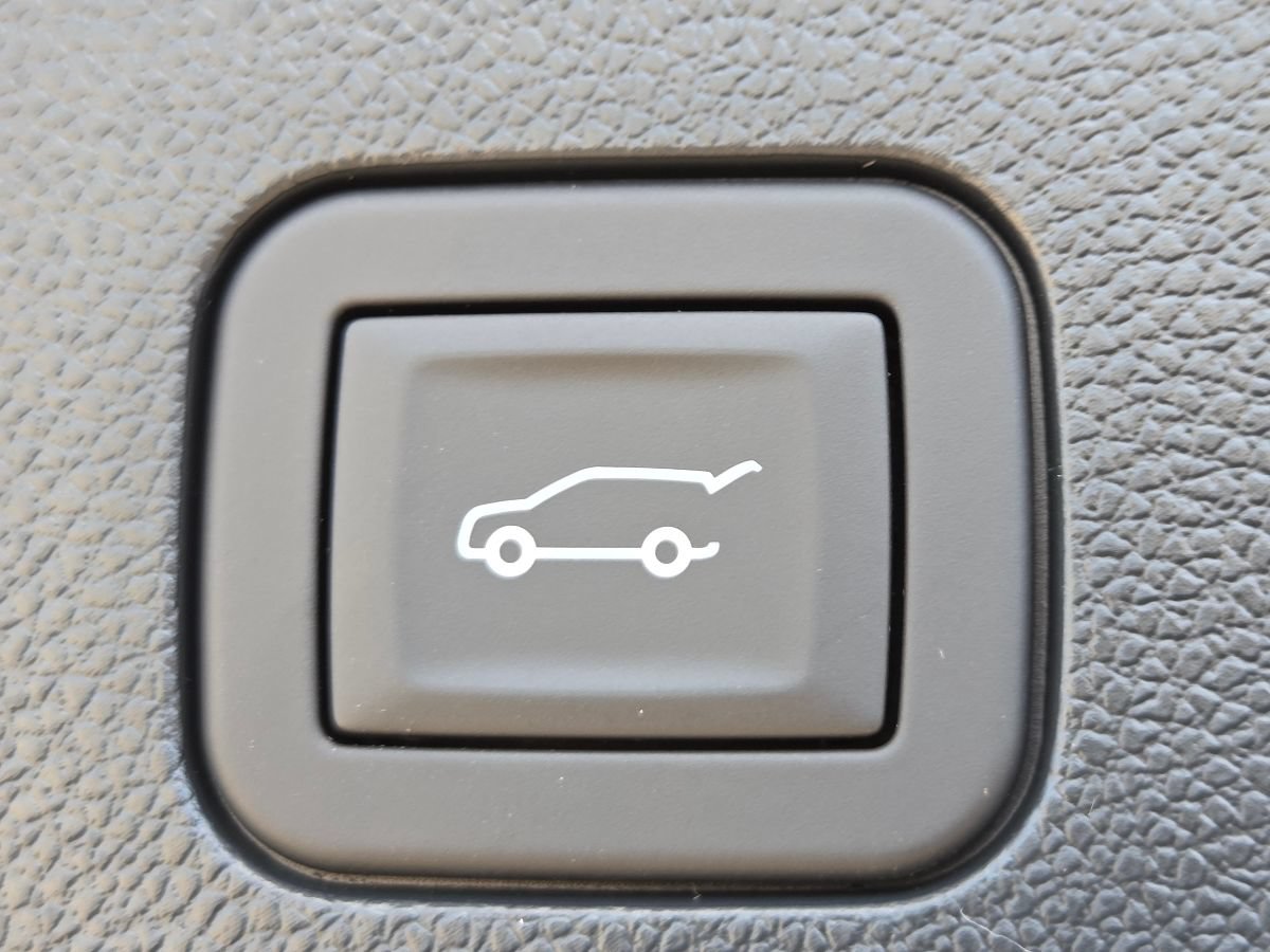 New 2027 Chevrolet Equinox LT w/ Convenience Package II FWD image 24