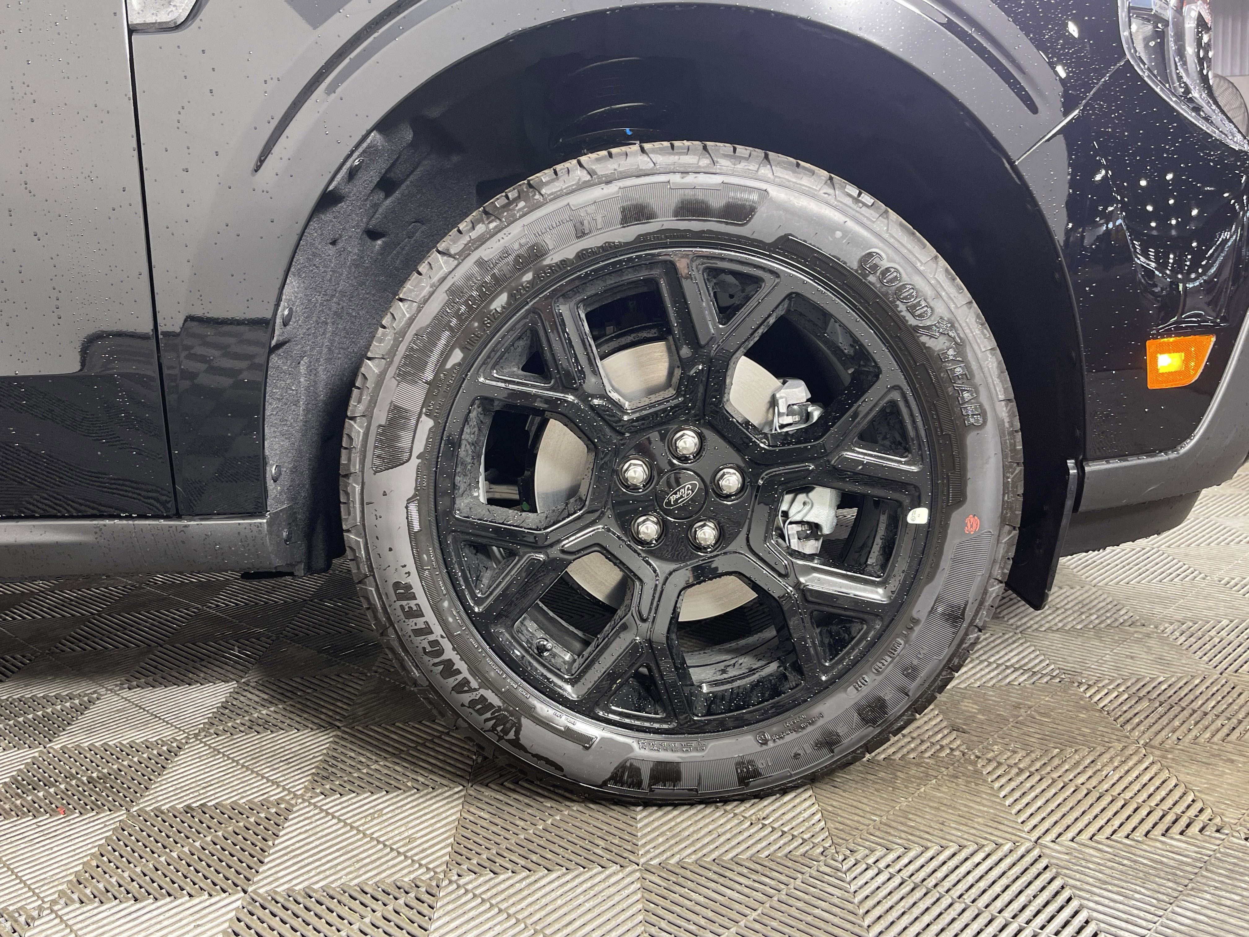 New 2025 Ford Maverick XLT w/ XLT Luxury Package image 11