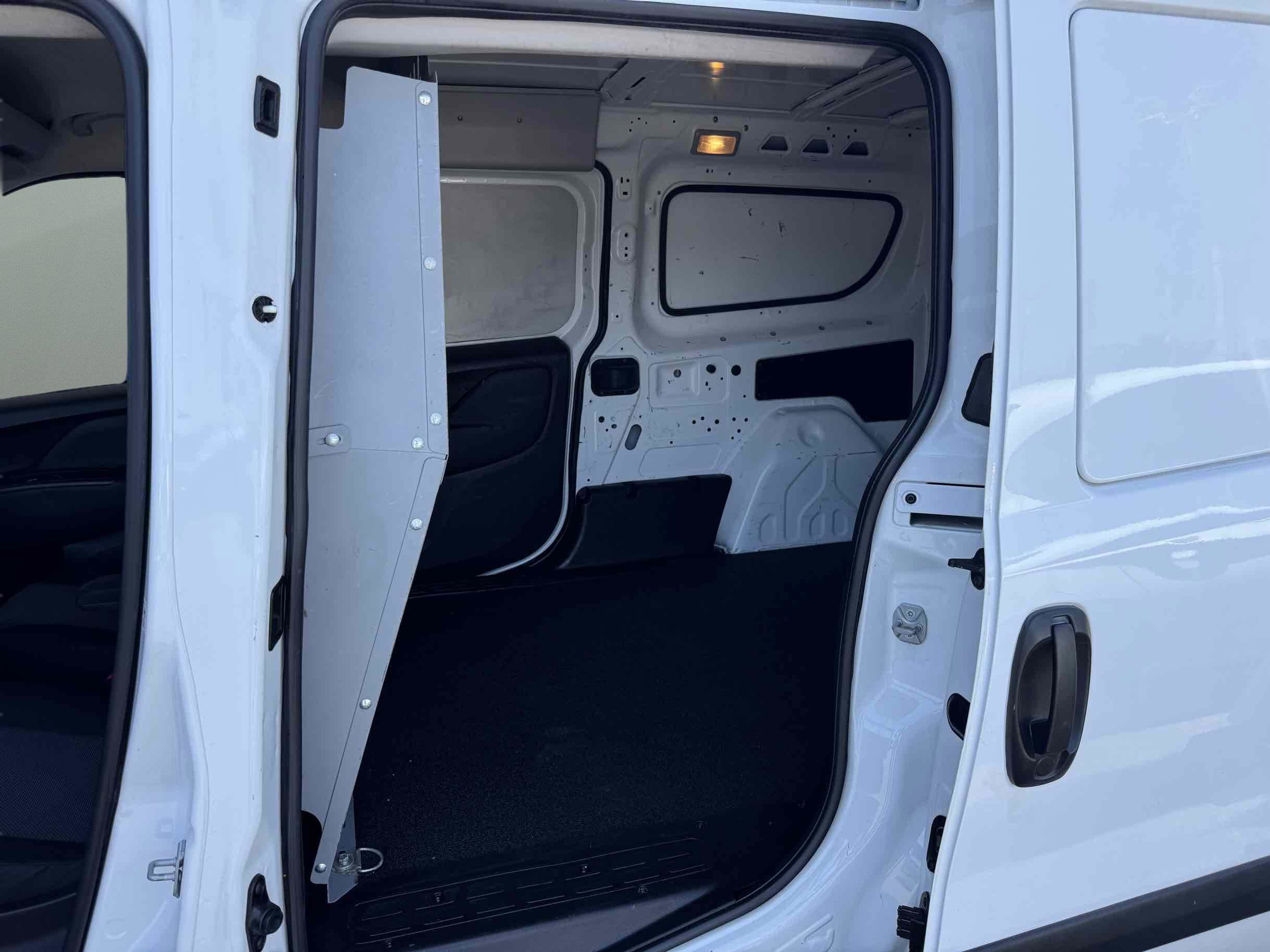 Used 2018 RAM ProMaster City Tradesman FWD image 11