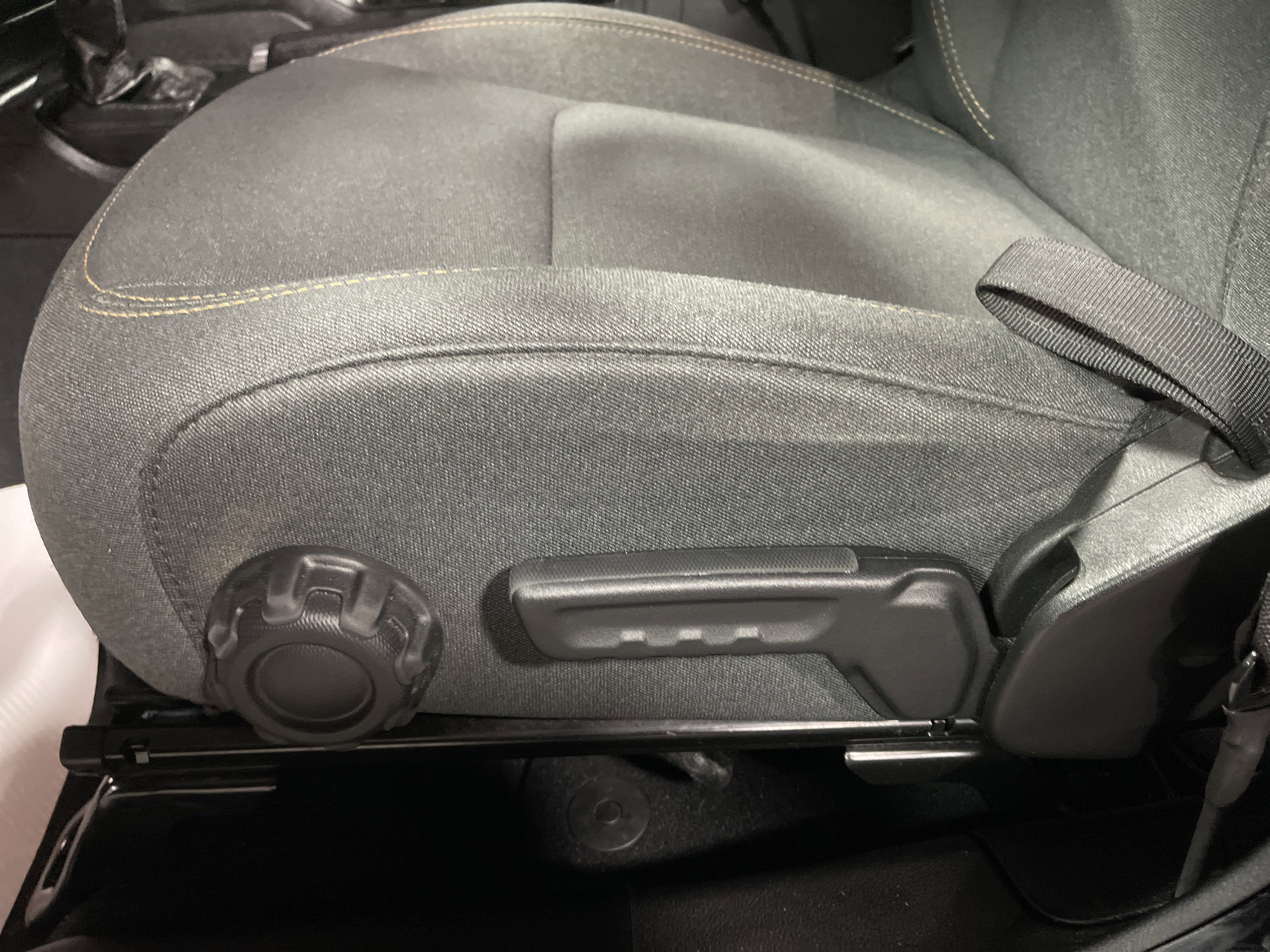 Used 2024 Jeep Wrangler Sahara w/ Safety Group image 10