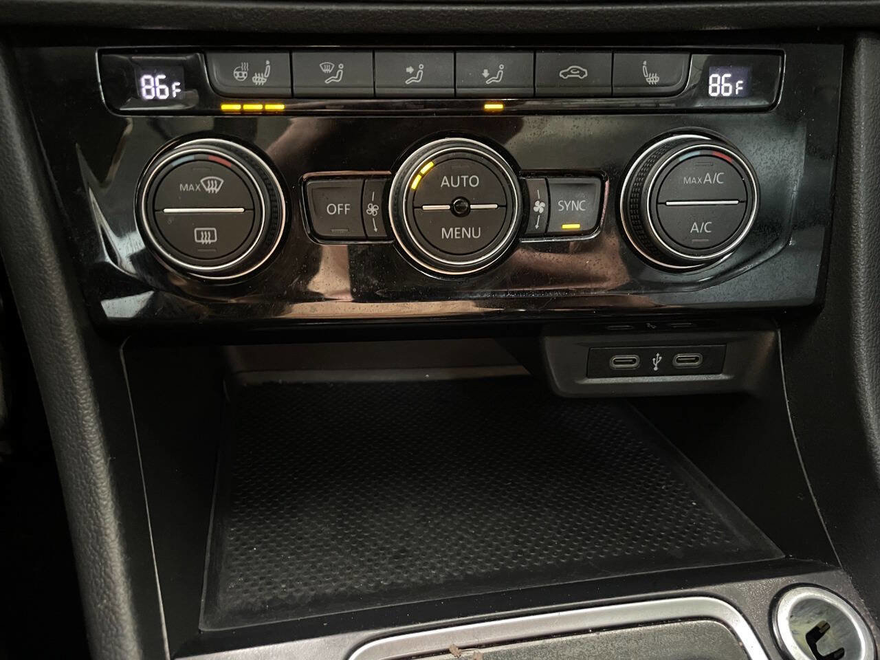 Used 2021 Volkswagen Jetta SE w/ SE Cold Weather Package image 37