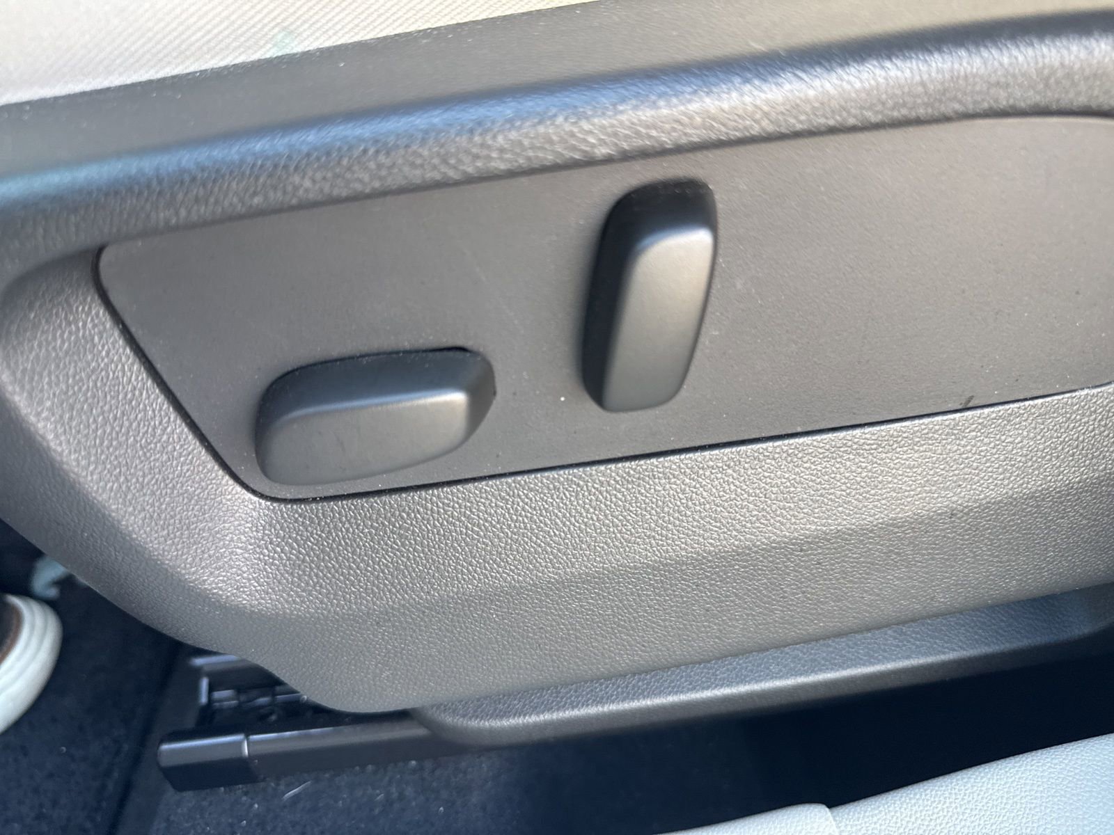 Used 2023 Buick Envision Avenir image 43