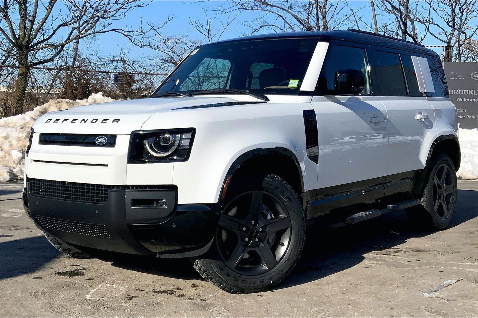 New 2026 Land Rover Defender 110 X-Dynamic SE image 1