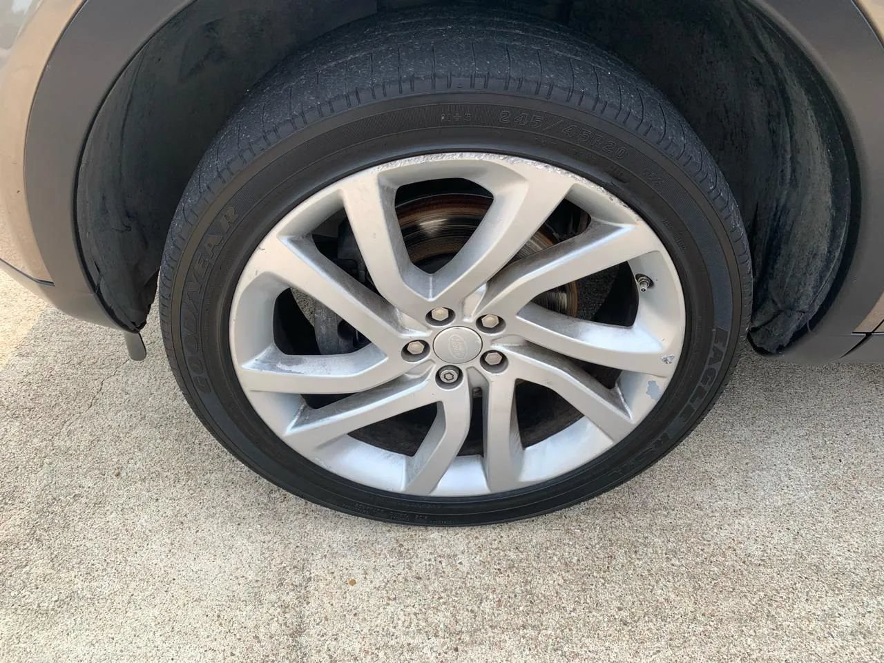 Used 2017 Land Rover Discovery Sport HSE AWD/4WD image 22