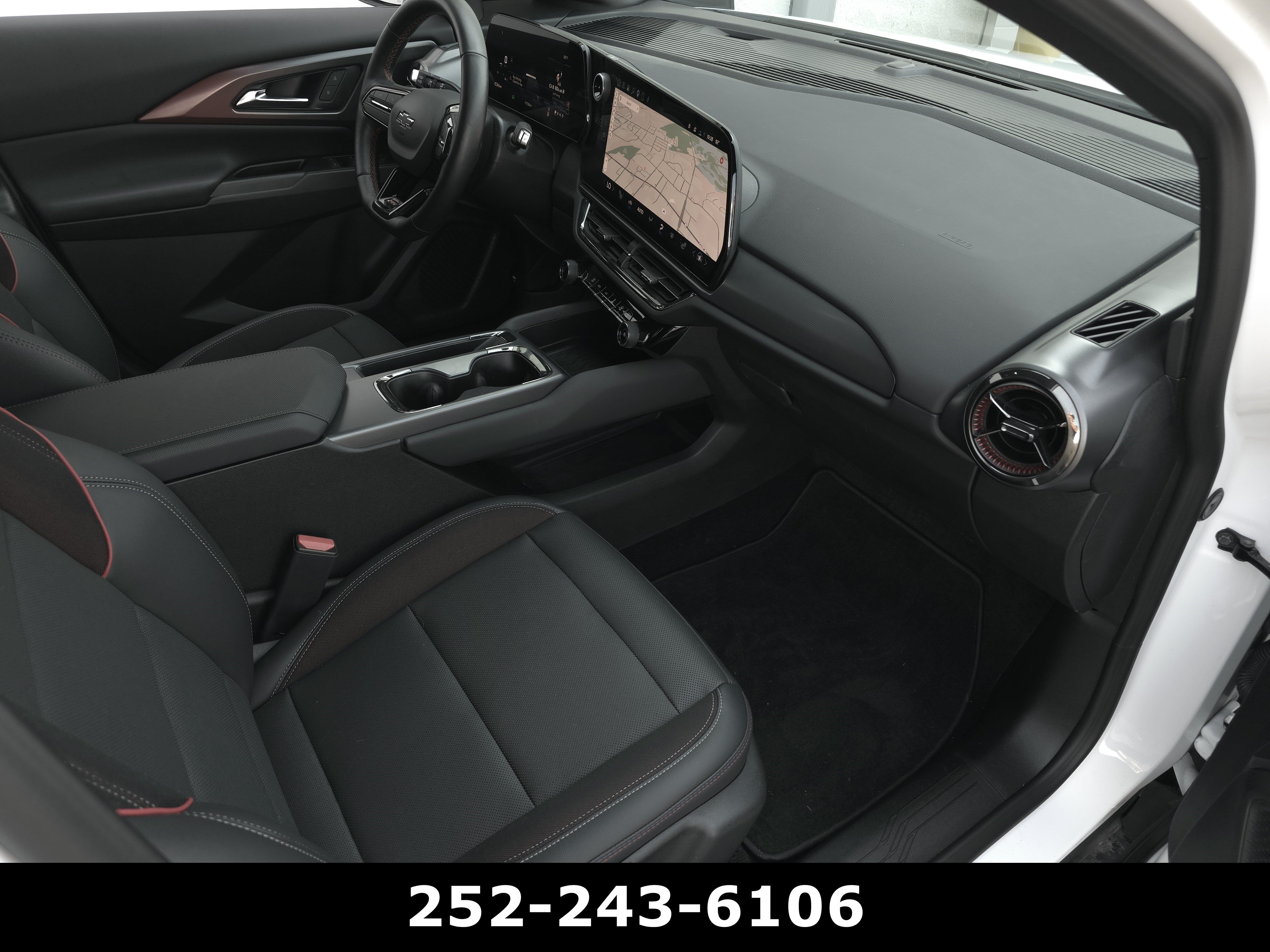 Used 2024 Chevrolet Equinox EV RS FWD image 47