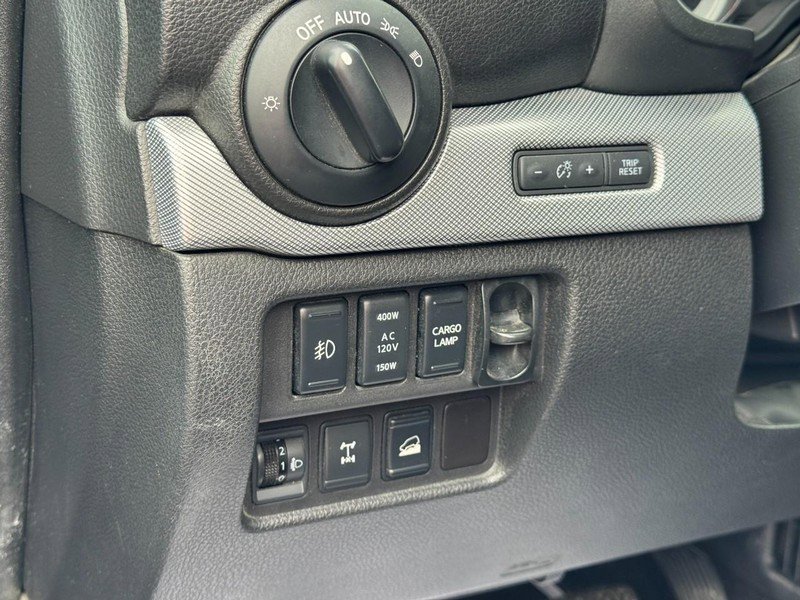 Used 2016 Nissan Titan PRO-4X image 17