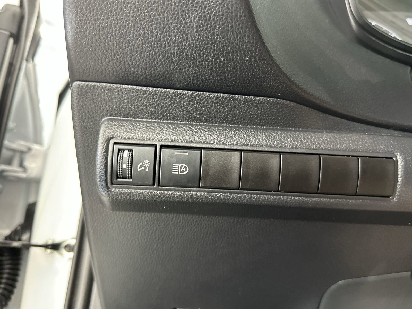 Used 2025 Toyota Corolla LE FWD image 18
