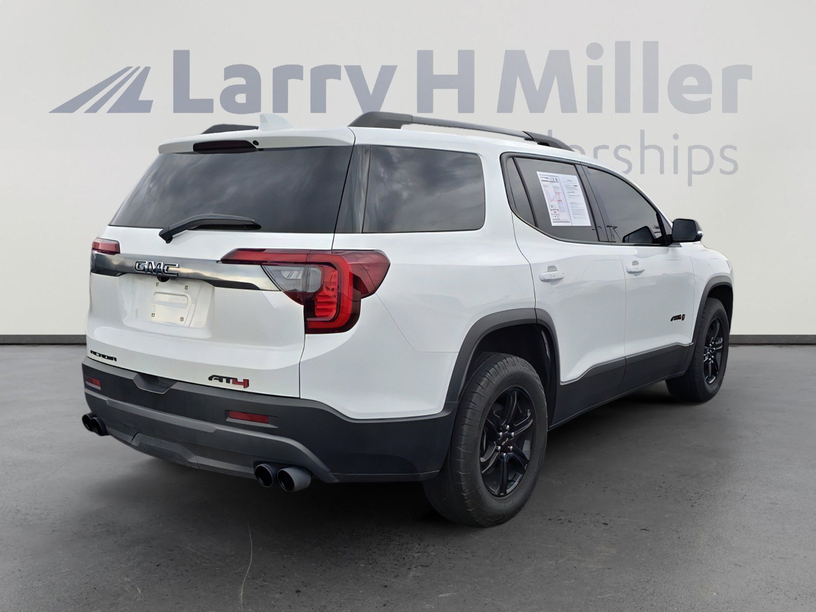 Used 2023 GMC Acadia AT4 w/ Trailering Package image 5