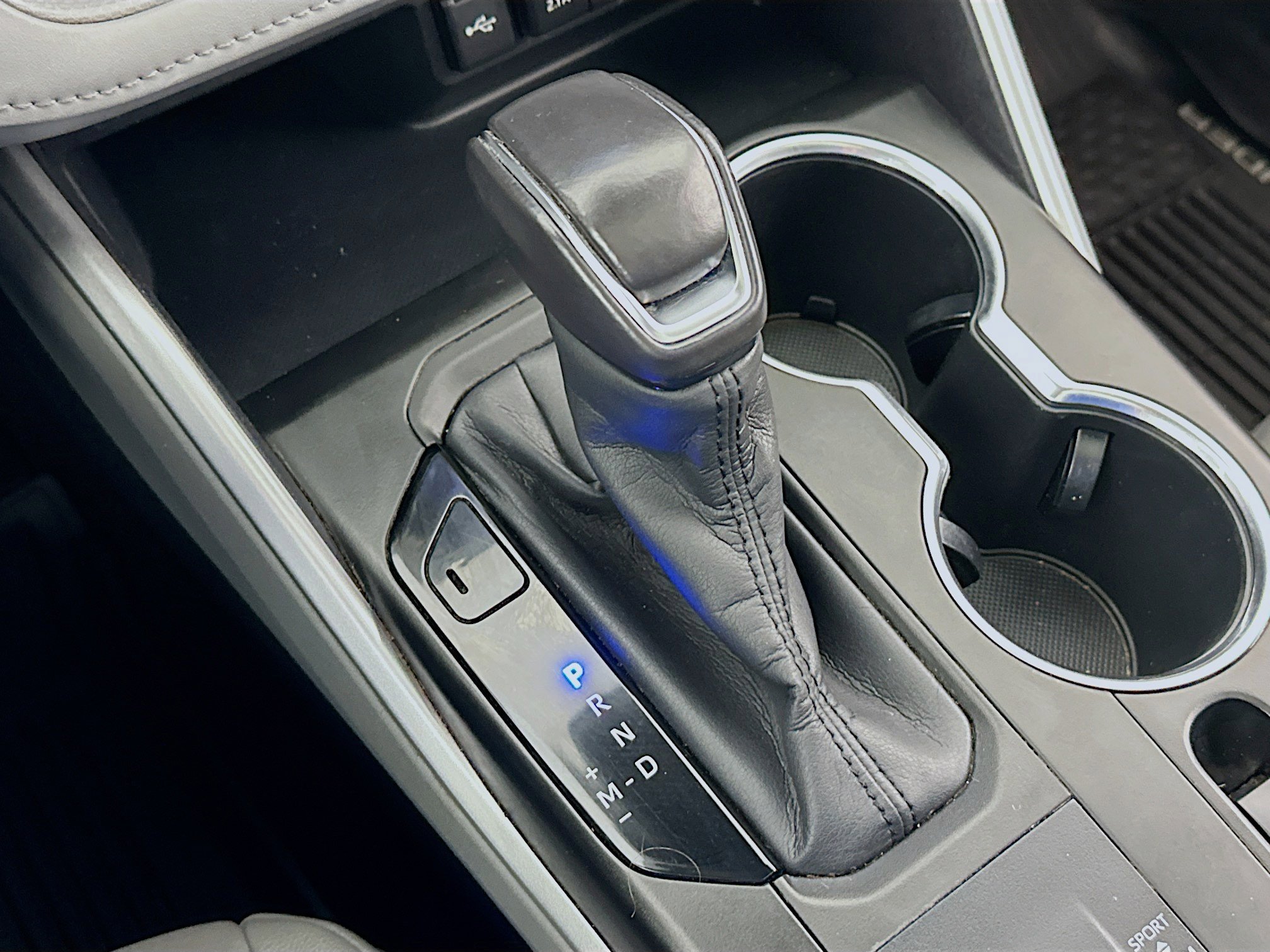 Used 2020 Toyota Highlander XLE image 25