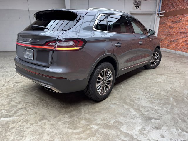 Used 2022 Lincoln Nautilus Reserve image 5